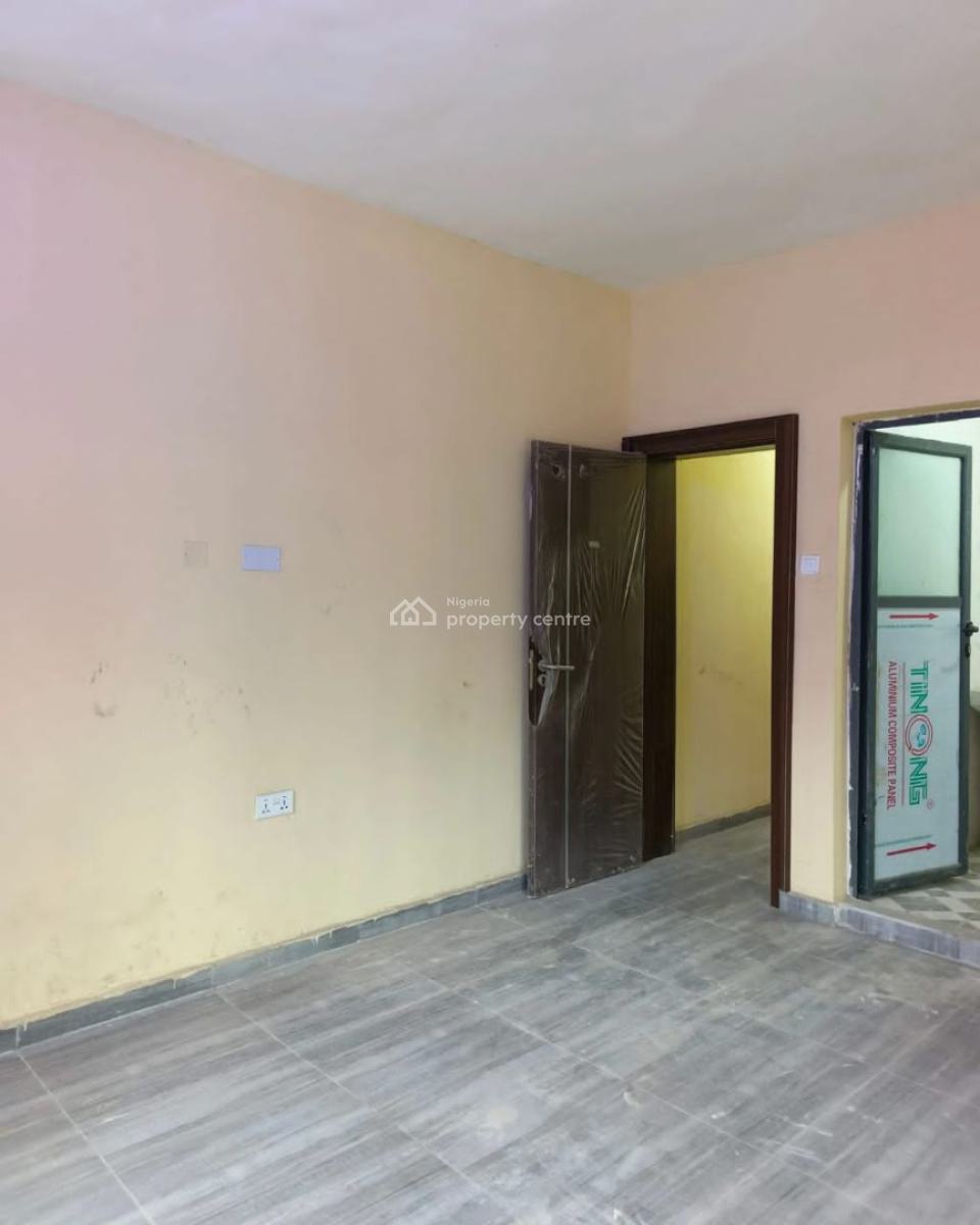 Executive 3 Bedroom Flat Apartment in Estate, Estate Ipaja, Ipaja, Lagos, Block of Flats for Sale