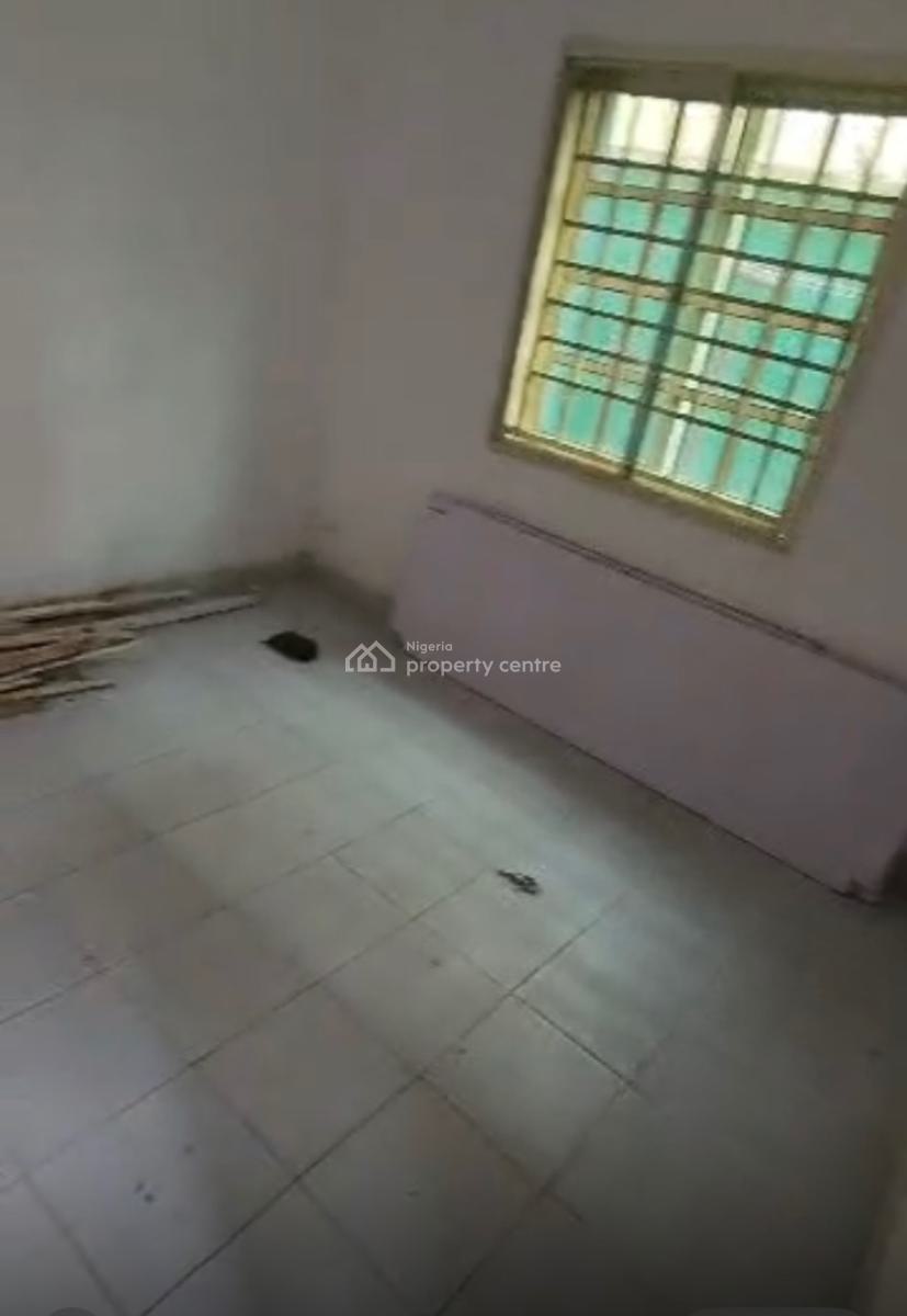 2 Rooms Bq + Kitchen, Bathroom & Toilet, Lekki Phase 1, Lekki, Lagos, Flat / Apartment for Rent