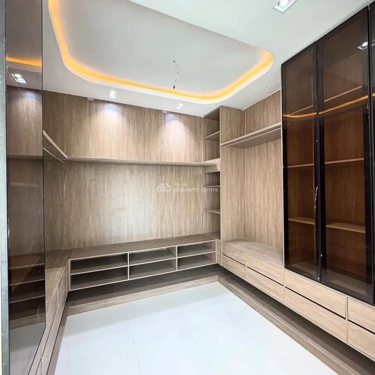 Newly Built 4 Bedrooms Maisonette, Lekki Phase 1, Lekki, Lagos, Flat / Apartment for Rent