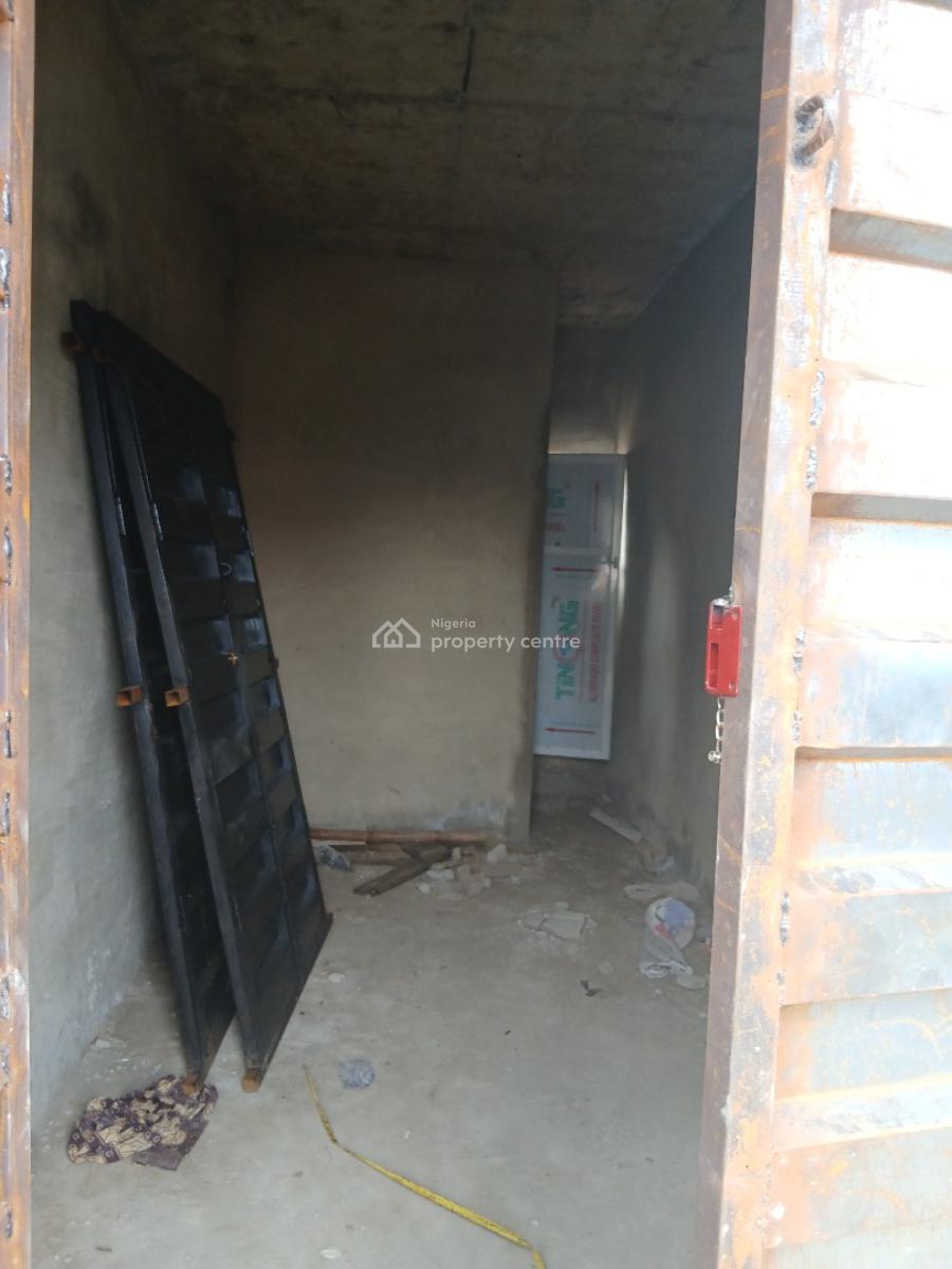 New Fine Market Shop, Yaba, Lagos, Shop for Rent