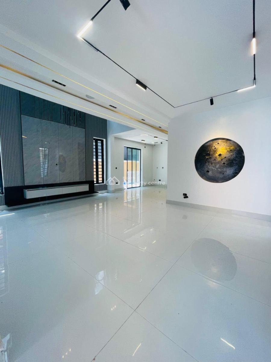 Spacious 5bedrooom + Bq,pool, Lekki Phase 1, Lekki, Lagos, Detached Duplex for Sale