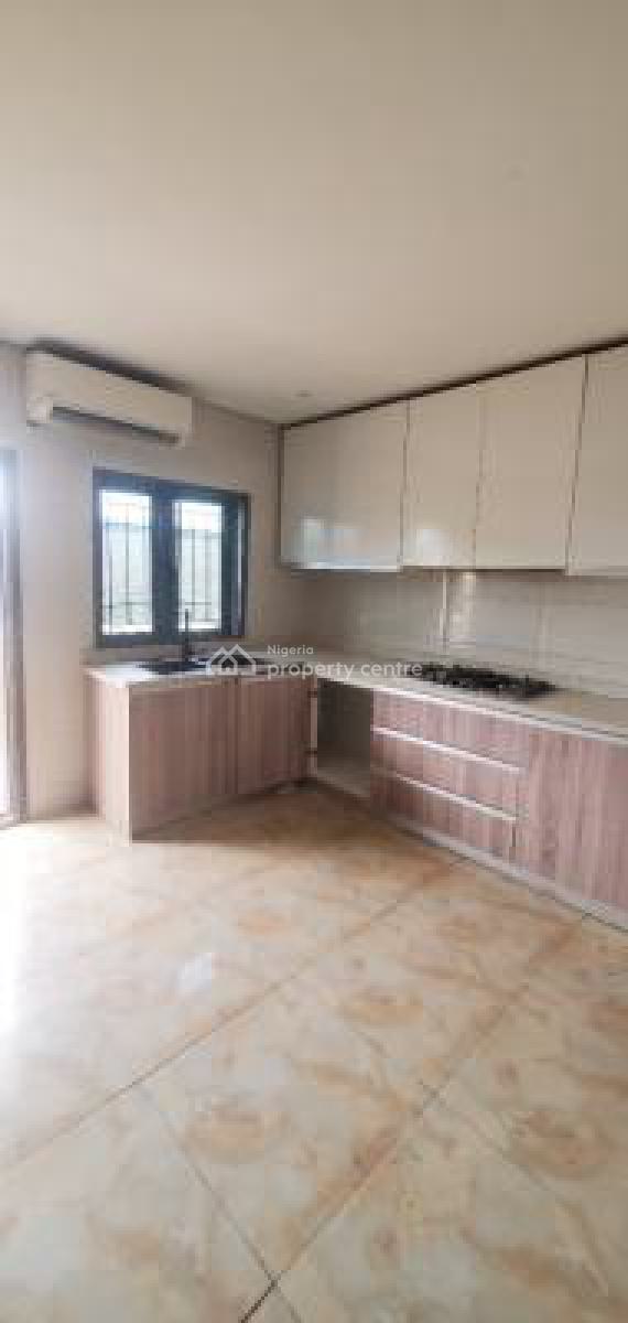 Waterfront Serviced 4 Bedroom Maisonette with a Room Bq, Admiralty Road, Lekki Phase 1, Lekki, Lagos, House for Rent