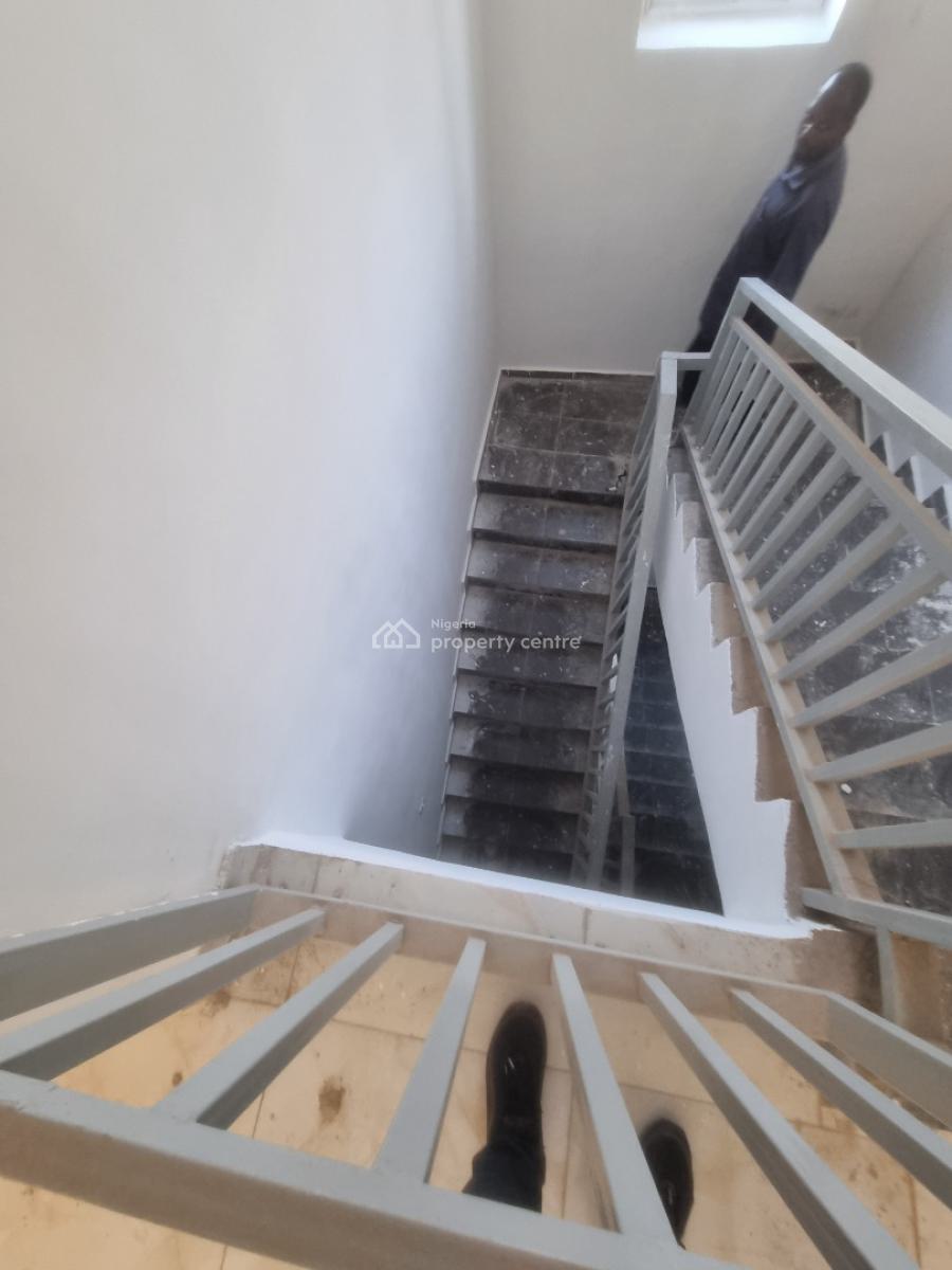 Standard 5 Bedrooms Terraced Duplex, Guzape District, Abuja, Terraced Duplex for Rent