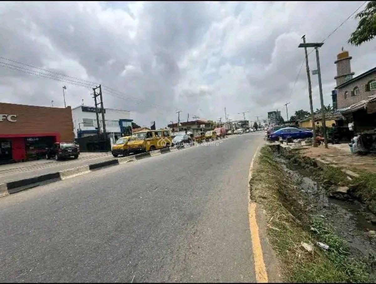a Commercial Bungalow  on 681sqm Land, Ogba Ijaiye Road, Ogba, Ikeja, Lagos, Restaurant / Bar for Sale