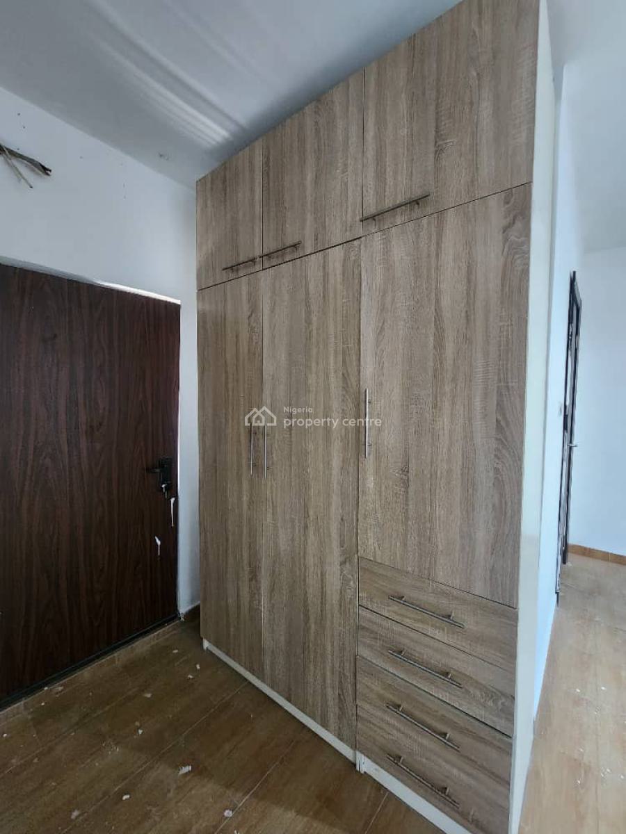 Well Maintained Spacious 3bedroom Apartment, in a Well Secured Neighborhood, Ikate, Lekki, Lagos, Flat / Apartment for Rent