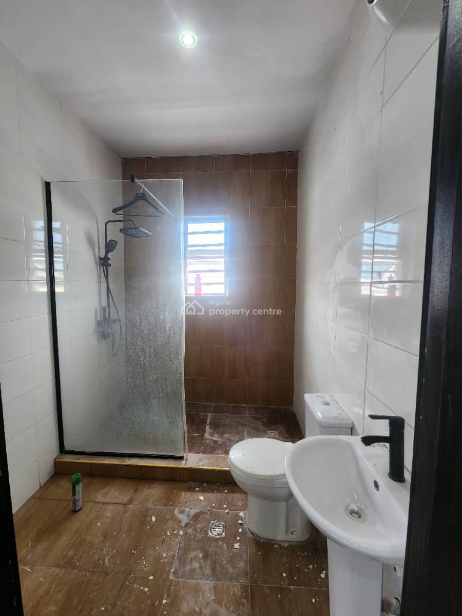 Well Maintained Spacious 3bedroom Apartment, in a Well Secured Neighborhood, Ikate, Lekki, Lagos, Flat / Apartment for Rent