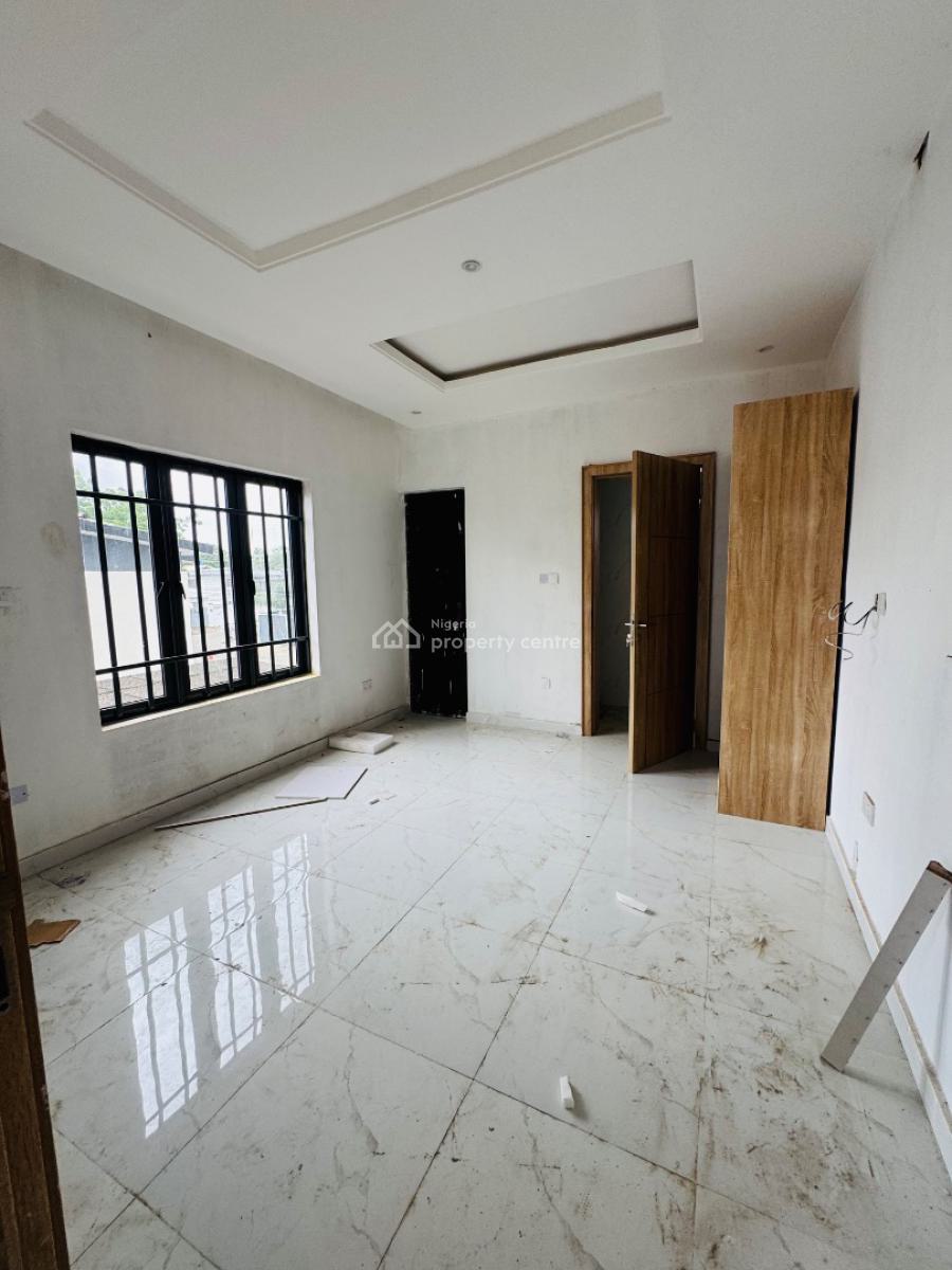 Lovely Built 3 Bedroom Apartment with a Bq, Adeniyi Jones, Ikeja, Lagos, Flat / Apartment for Sale