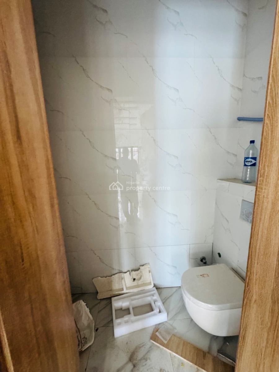 Lovely Built 3 Bedroom Apartment with a Bq, Adeniyi Jones, Ikeja, Lagos, Flat / Apartment for Sale