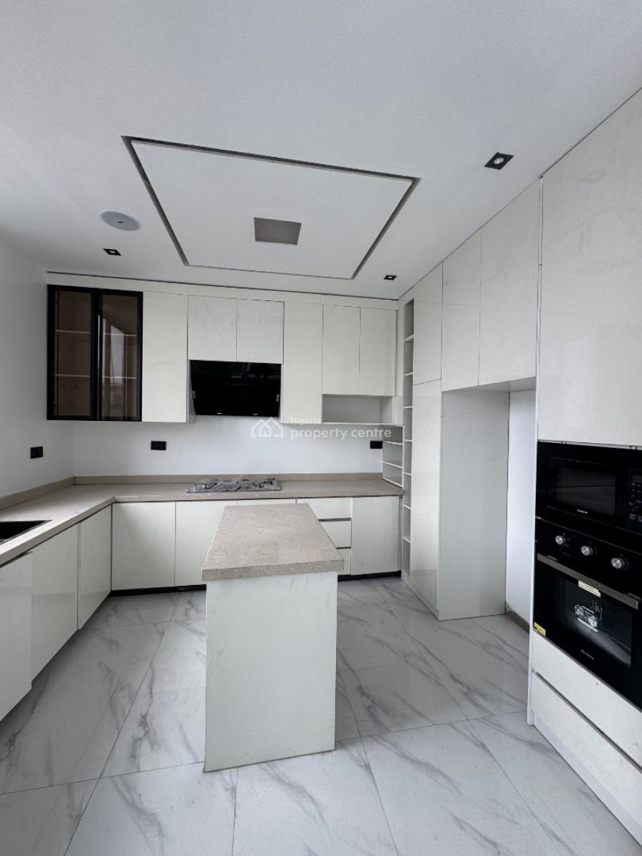 Spacious 2bedroom Flat with Pool, Lekki Phase 1, Lekki, Lagos, Block of Flats for Sale