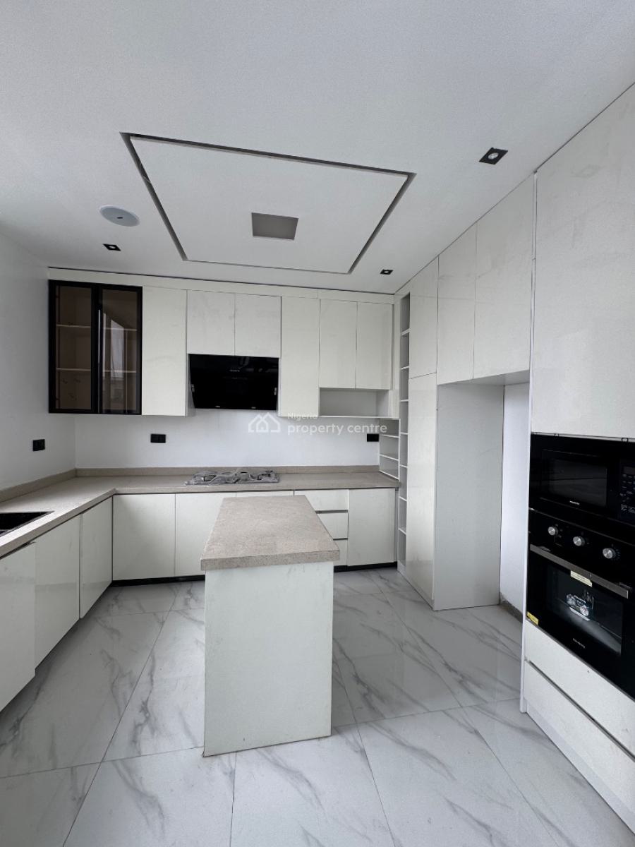 Spacious 2bedroom Flat with Pool, Lekki Phase 1, Lekki, Lagos, Block of Flats for Sale