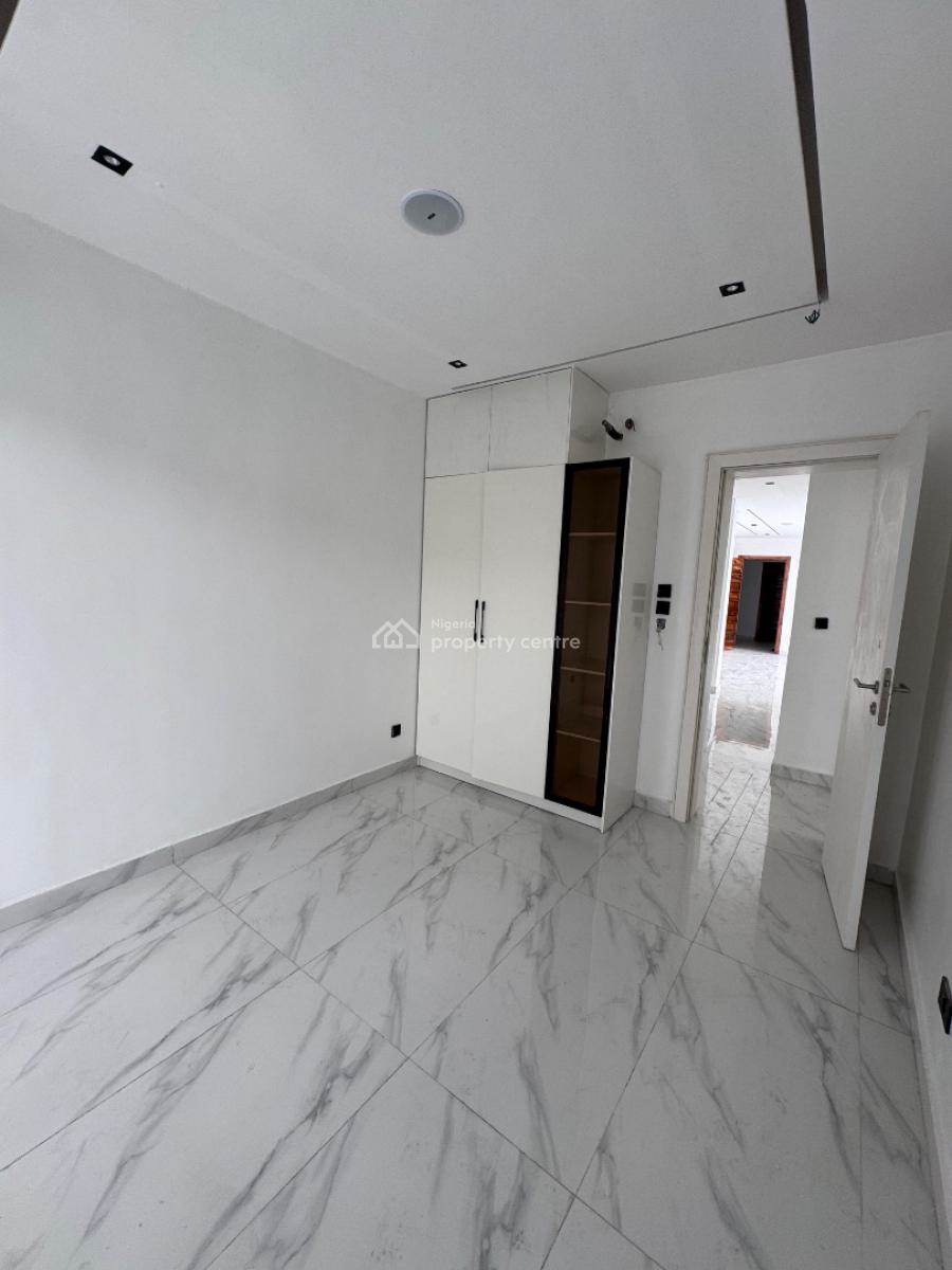 Spacious 2bedroom Flat with Pool, Lekki Phase 1, Lekki, Lagos, Block of Flats for Sale