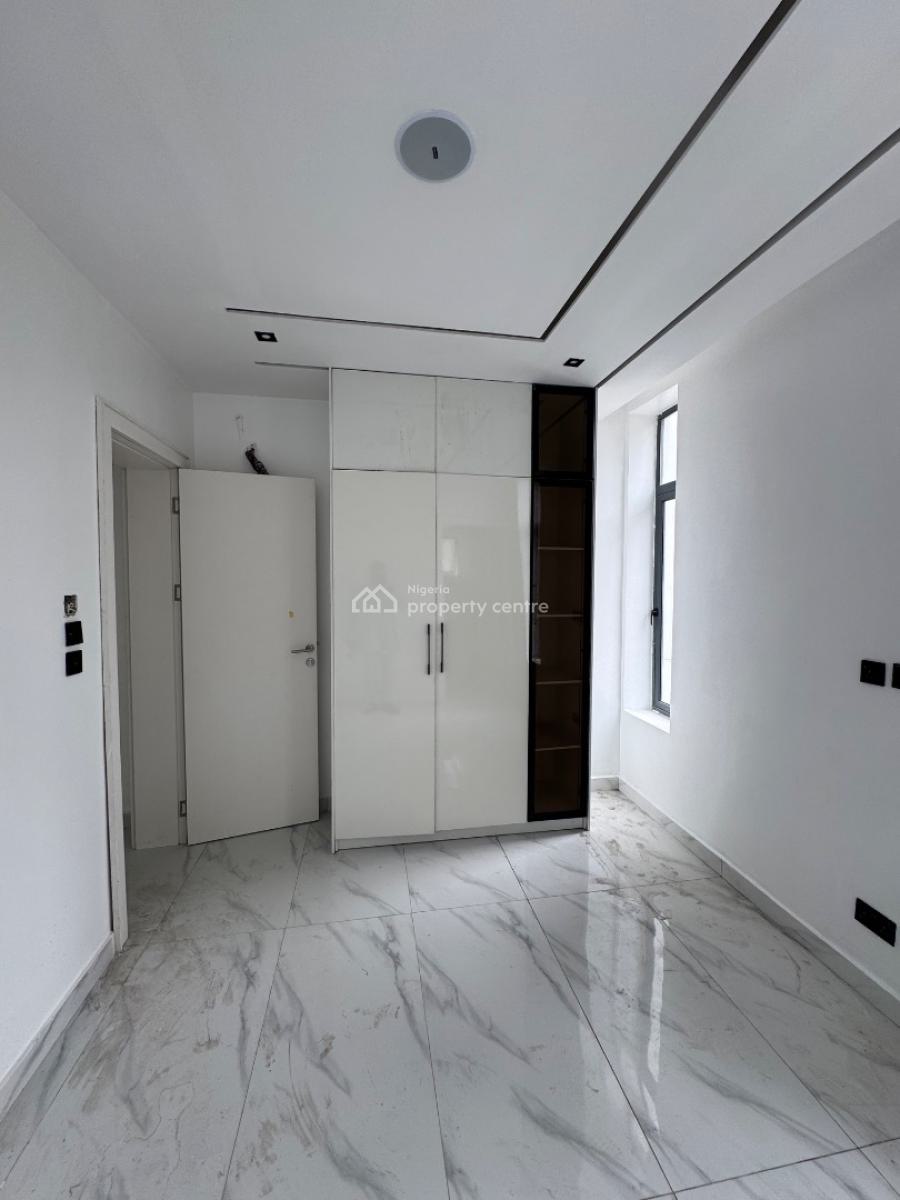 Spacious 2bedroom Flat with Pool, Lekki Phase 1, Lekki, Lagos, Block of Flats for Sale