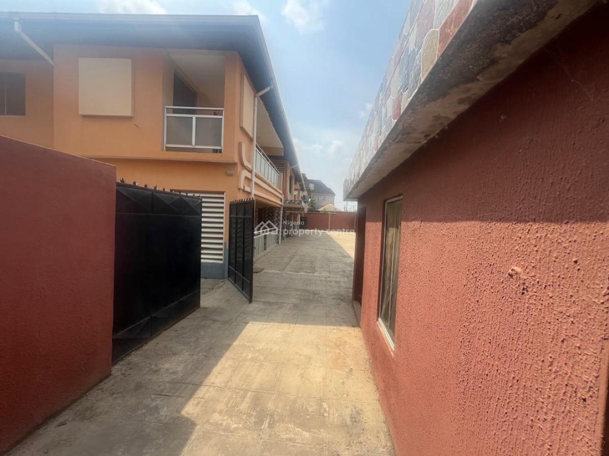 12 Bedroom Detached House + 2 Block of 3 Bedroom Flat, Egbe, Ikotun, Alimosho Lga, Lagos State, Nigeria, Alimosho, Lagos, Detached Duplex for Sale