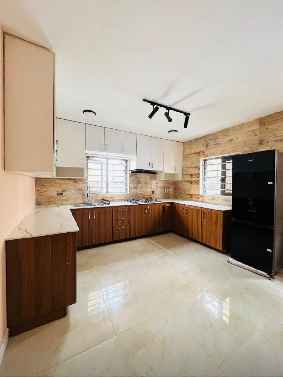 Nice 4 Bedroom Spacious Duplex in a Nice Estate, Mende Estate Maryland Ikeja, Maryland, Lagos, Semi-detached Duplex for Sale