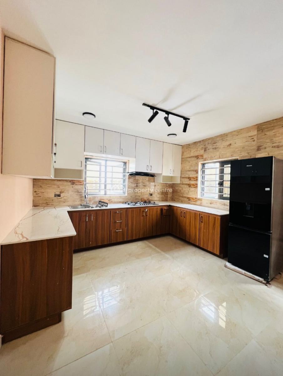 Nice 4 Bedroom Spacious Duplex in a Nice Estate, Mende Estate Maryland Ikeja, Maryland, Lagos, Semi-detached Duplex for Sale