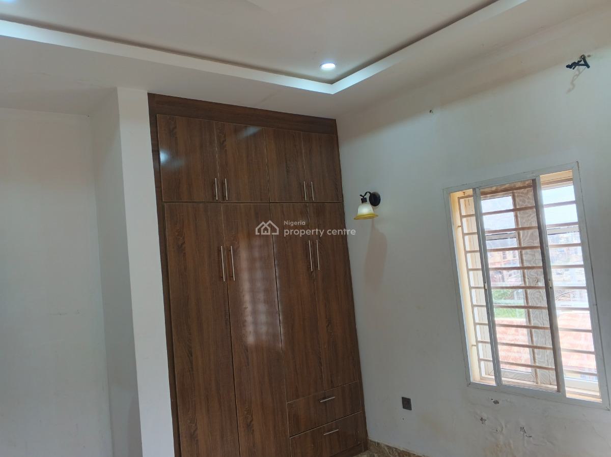 Spacious 2 Bedroom Upstairs, Dawaki, Gwarinpa, Abuja, Flat / Apartment for Rent