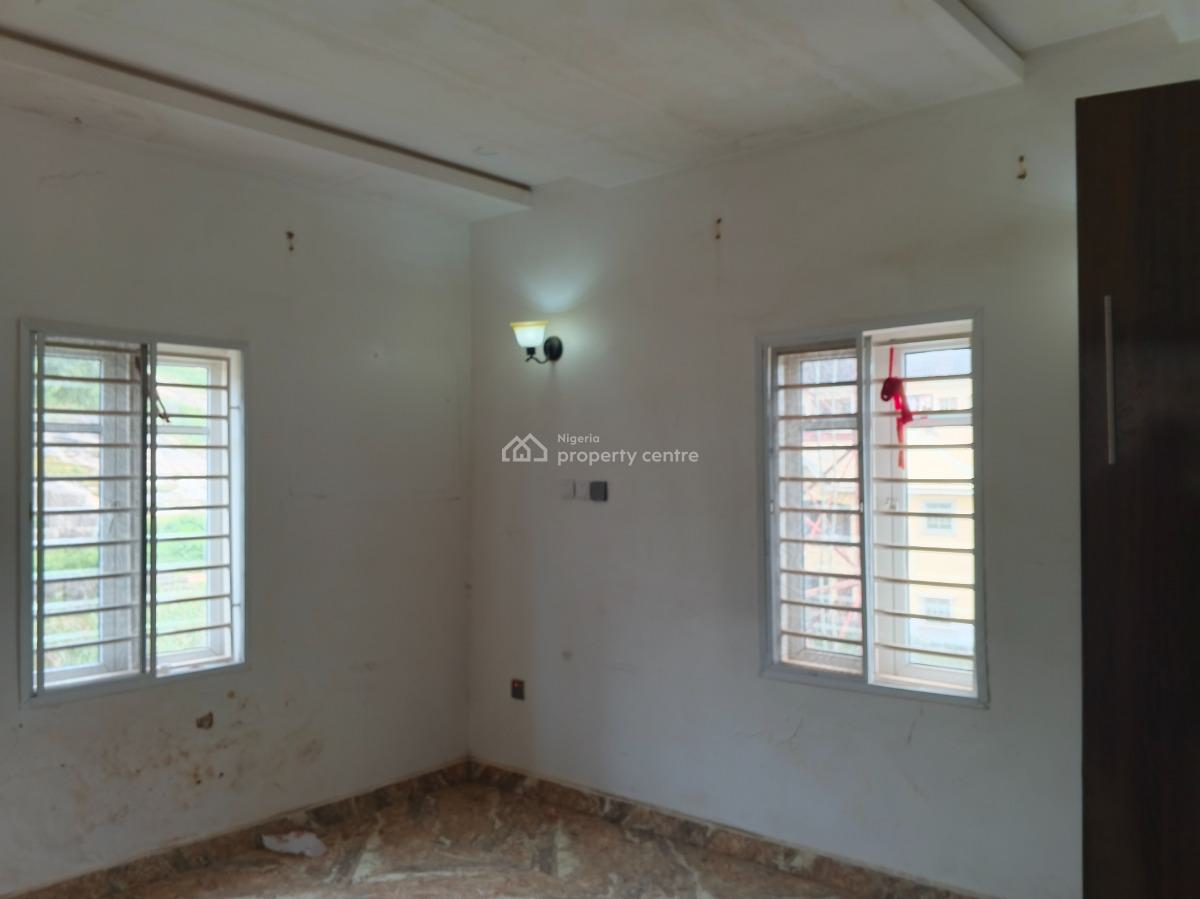 Spacious 2 Bedroom Upstairs, Dawaki, Gwarinpa, Abuja, Flat / Apartment for Rent