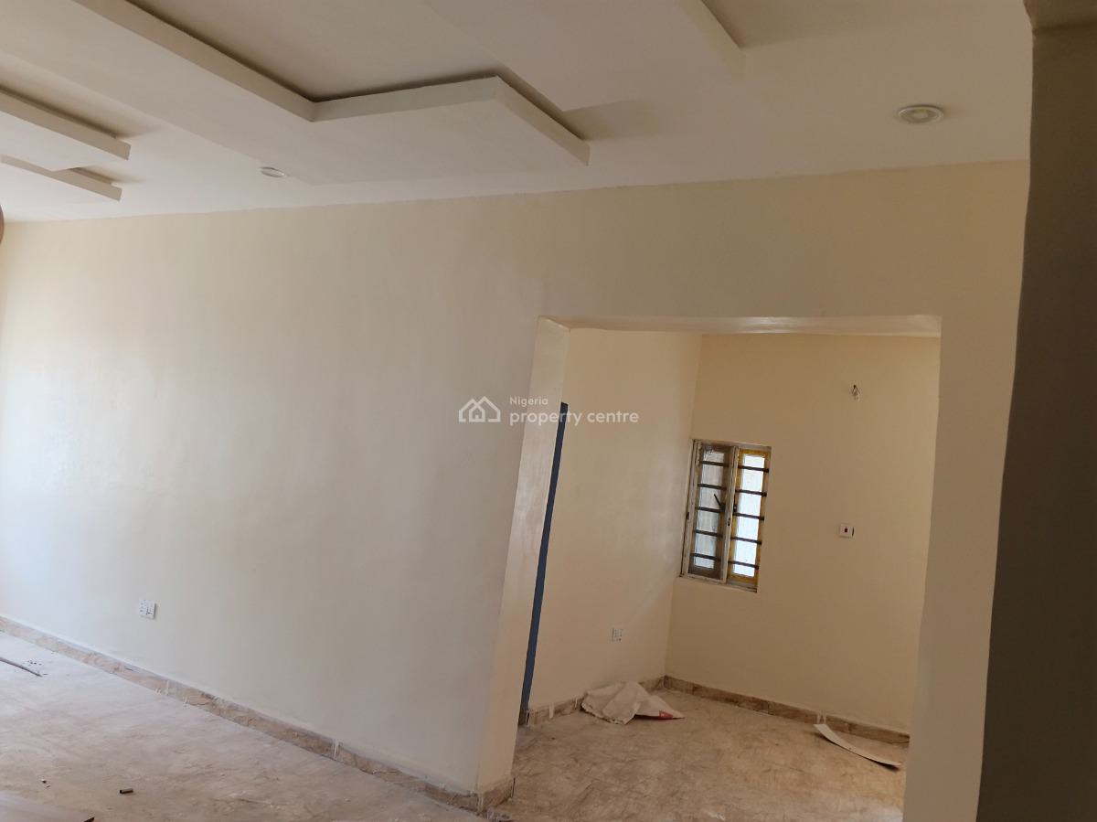 Nice 3 Bedroom in an Estate, Dawaki, Gwarinpa, Abuja, Flat / Apartment for Rent
