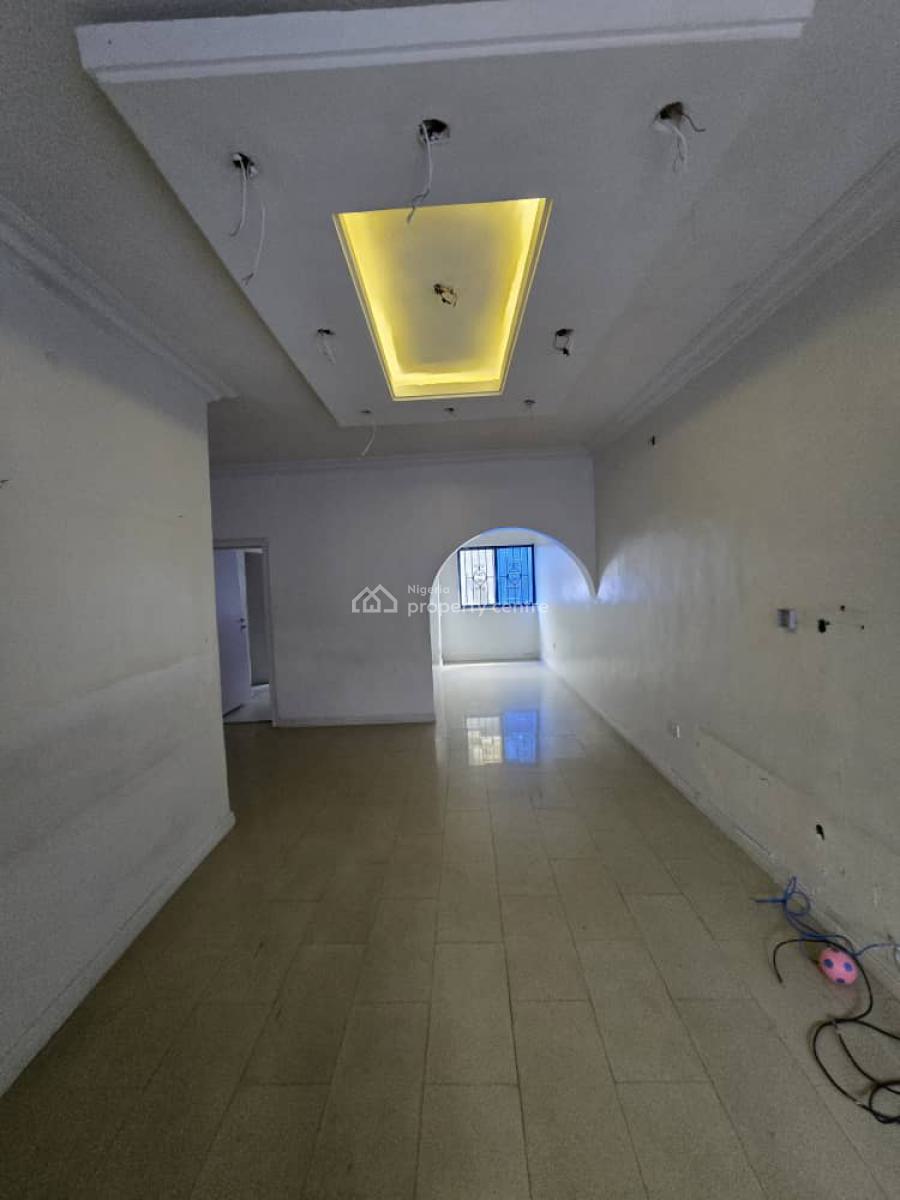 3 Bedroom Flat Apartment, Gra Phase 2, Magodo, Lagos, Flat / Apartment for Rent