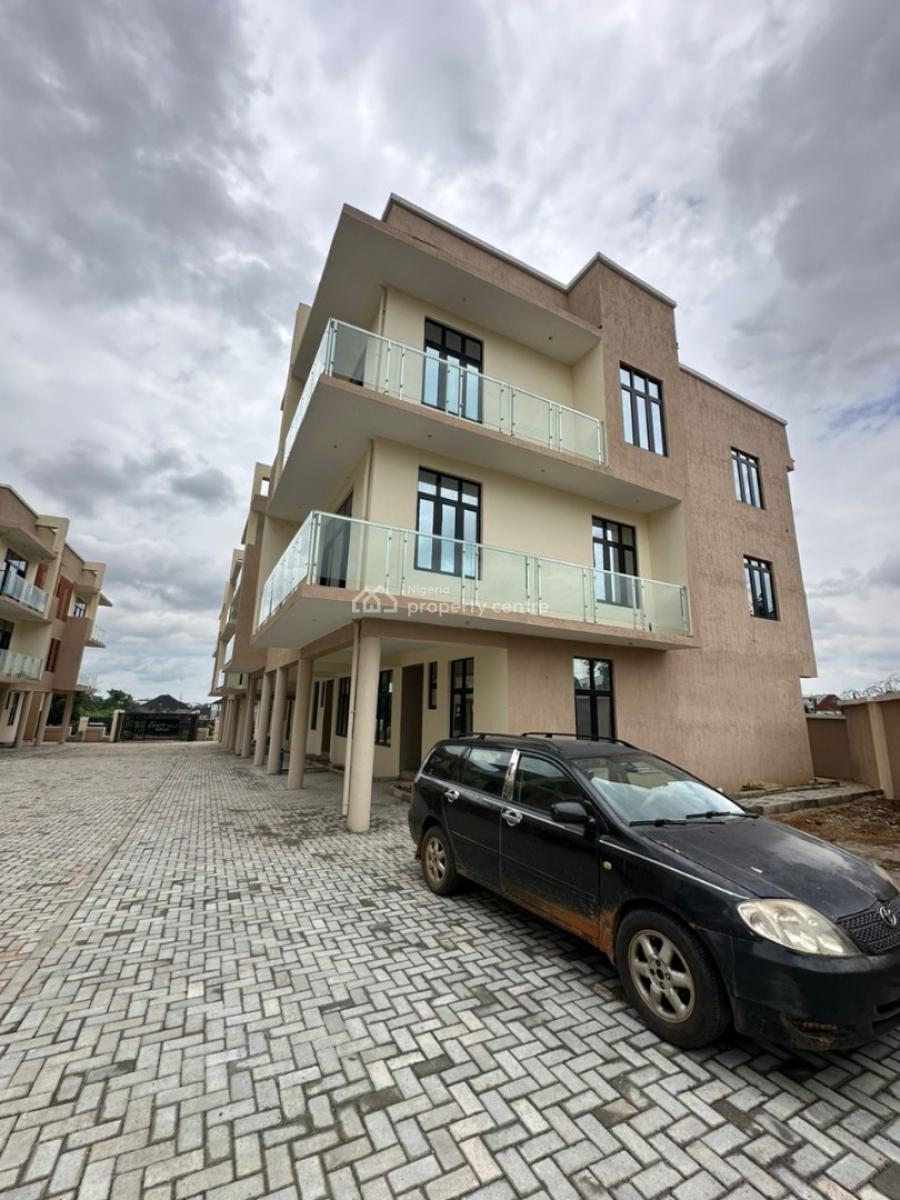 5 Bedrooms Semi Detached Duplex & Bq, Kaura, Abuja, Semi-detached Duplex for Sale