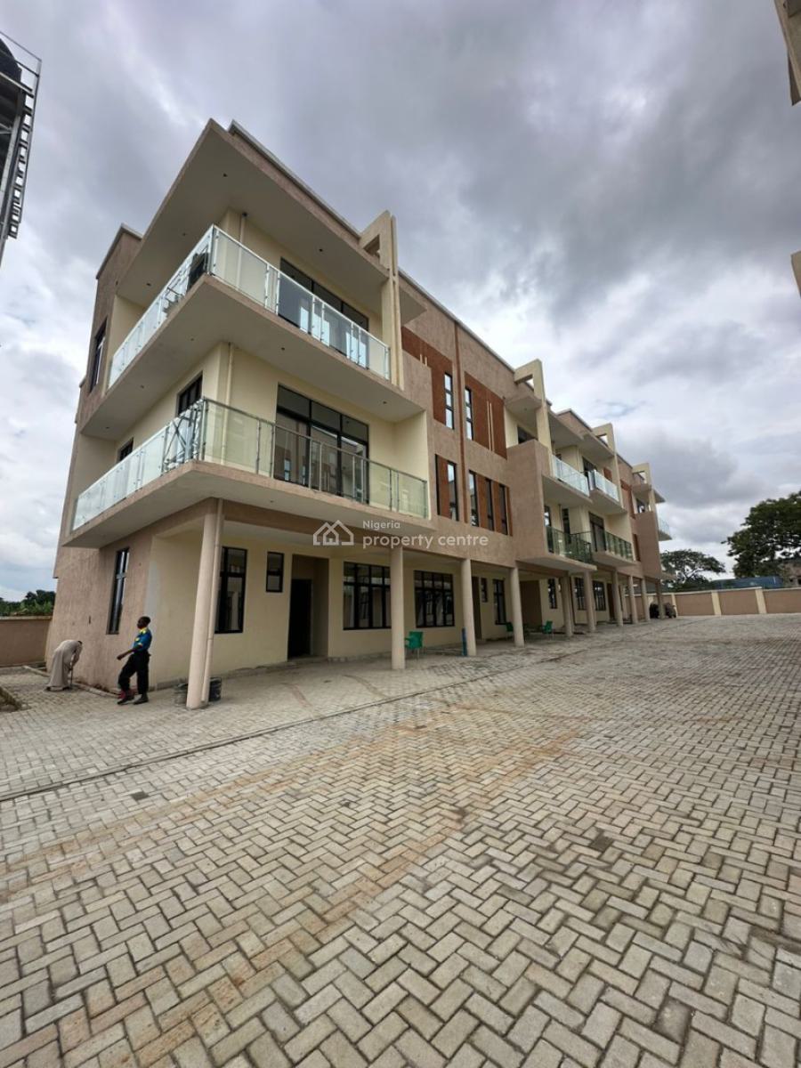5 Bedrooms Semi Detached Duplex & Bq, Kaura, Abuja, Semi-detached Duplex for Sale