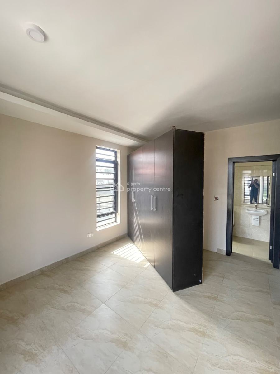 3 Bedroom Apartment with a Maids Room, Lekki Phase 1, Lekki, Lagos, Flat / Apartment for Sale
