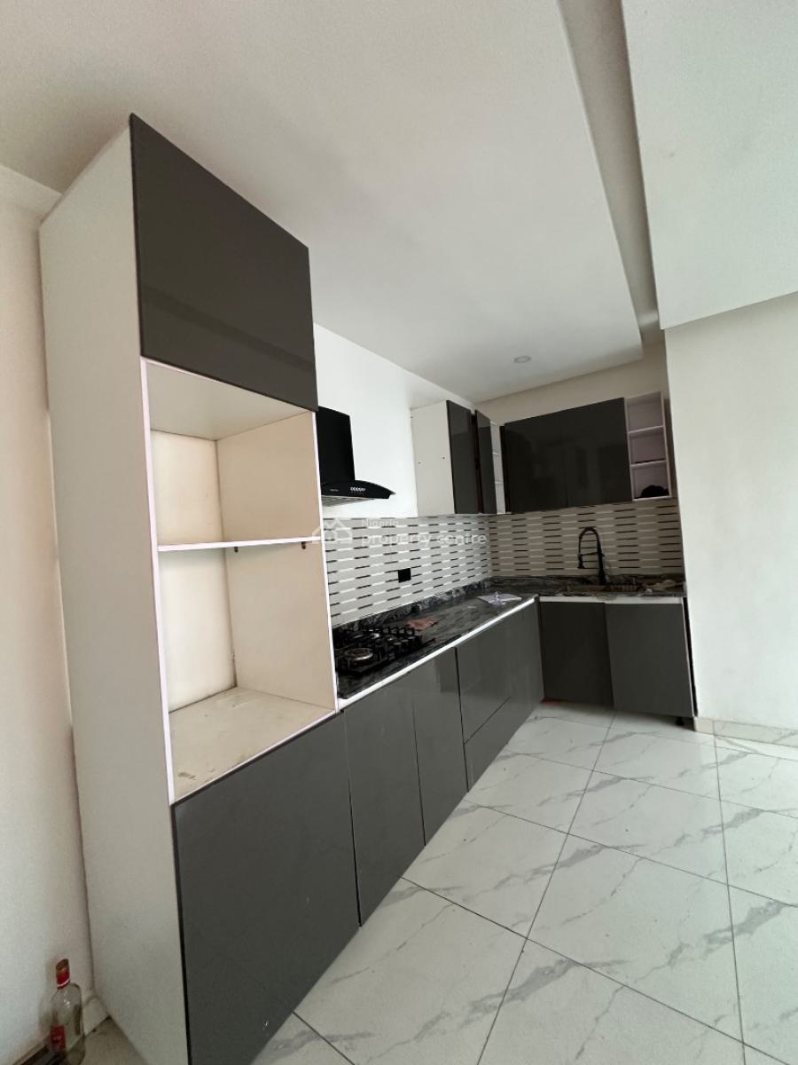 Unfurnished 2 Bedroom Apartment with Swimming Pool, Ologolo, Lekki, Lagos, Flat / Apartment for Rent