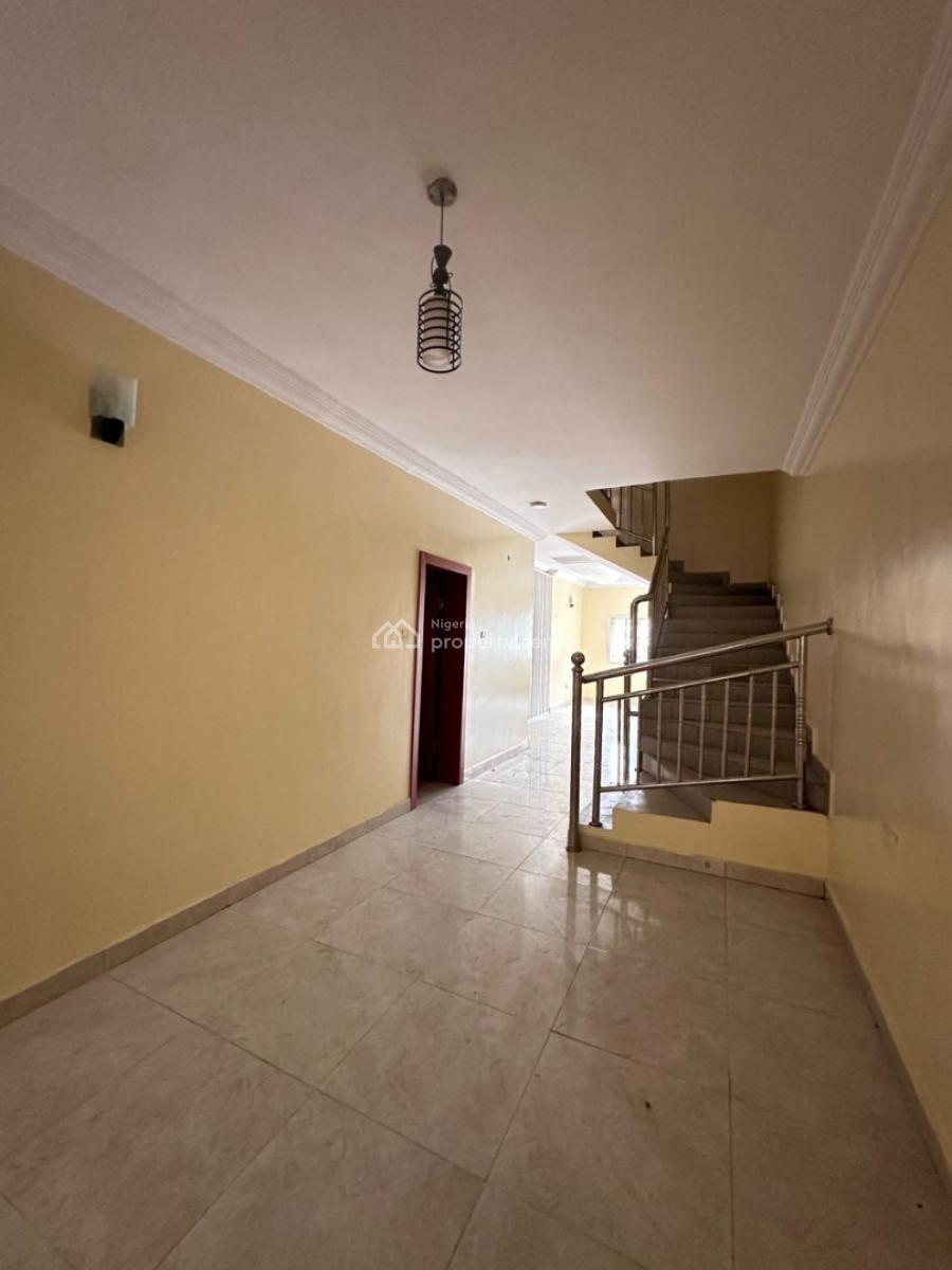 Well-designed 3 Bedroom Terraced Duplex with Bq, Lekki Phase 1, Lekki, Lagos, Terraced Duplex for Rent