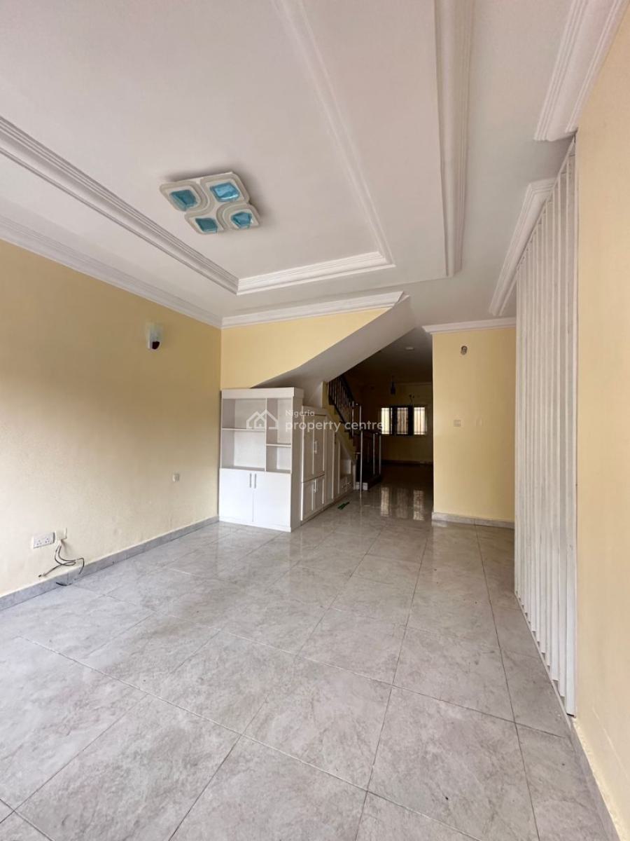 Well-designed 3 Bedroom Terraced Duplex with Bq, Lekki Phase 1, Lekki, Lagos, Terraced Duplex for Rent