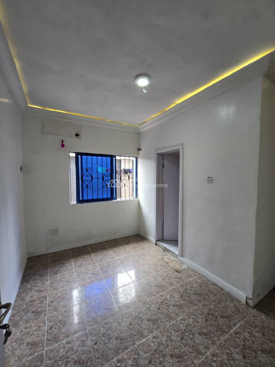 Lovely 3 Bedroom Flat, Gra Phase 2, Magodo, Lagos, Flat / Apartment for Rent