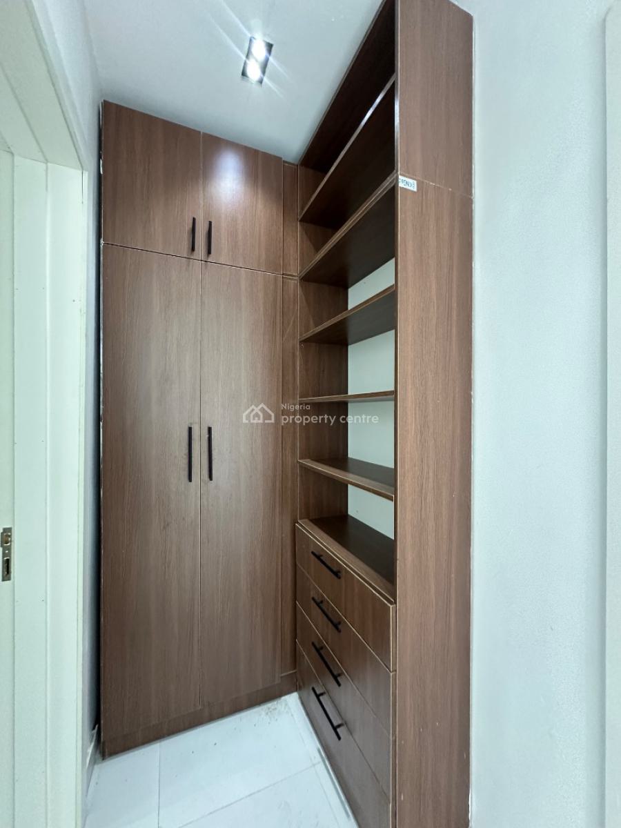 Cozy 2 Bedroom Apartment with Swimming Pool & Gym, Ologolo, Lekki, Lagos, Flat / Apartment for Sale