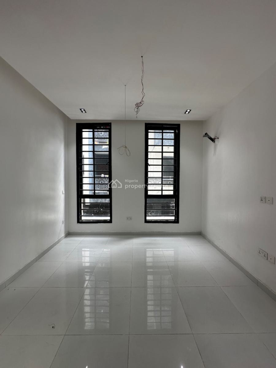 Cozy 2 Bedroom Apartment with Swimming Pool & Gym, Ologolo, Lekki, Lagos, Flat / Apartment for Sale