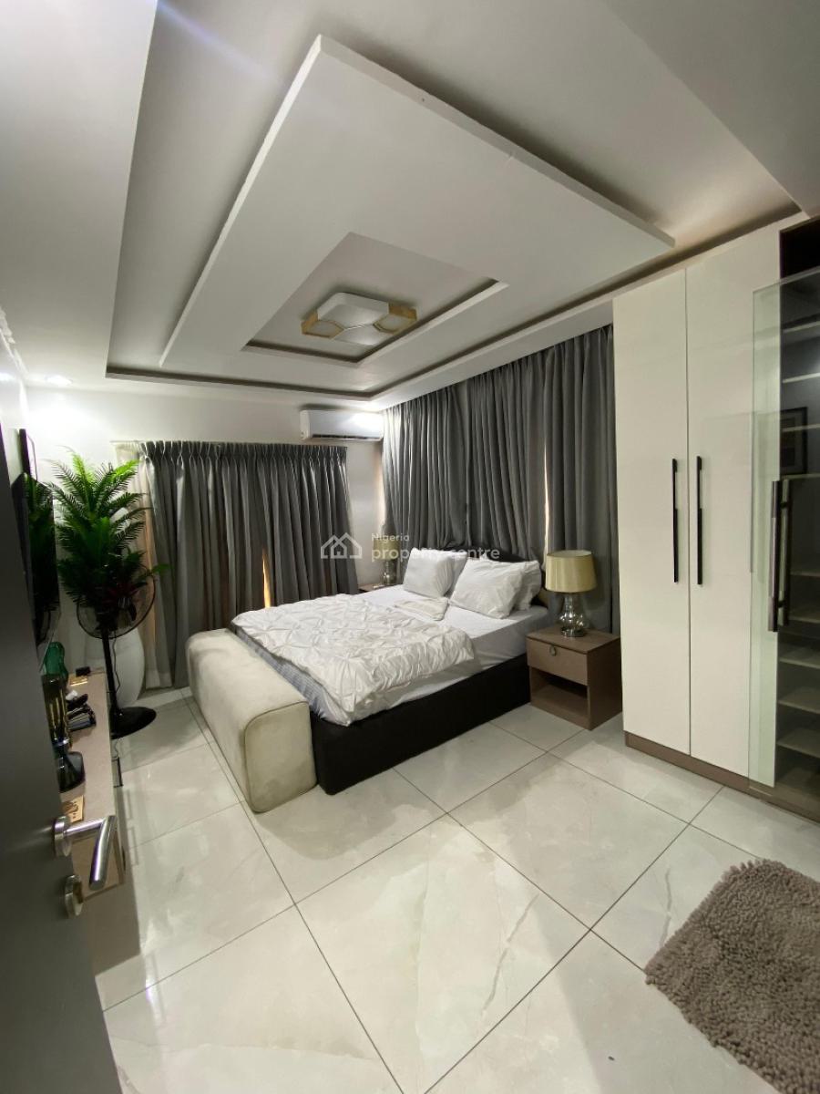 Luxury 3 Bedroom Furnished Apartment, Adekunle, Yaba, Lagos, Flat / Apartment Short Let