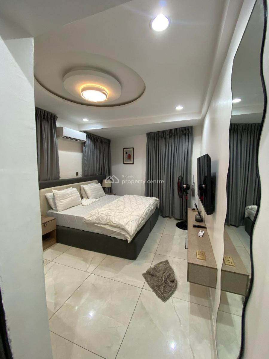 Luxury 3 Bedroom Furnished Apartment, Adekunle, Yaba, Lagos, Flat / Apartment Short Let