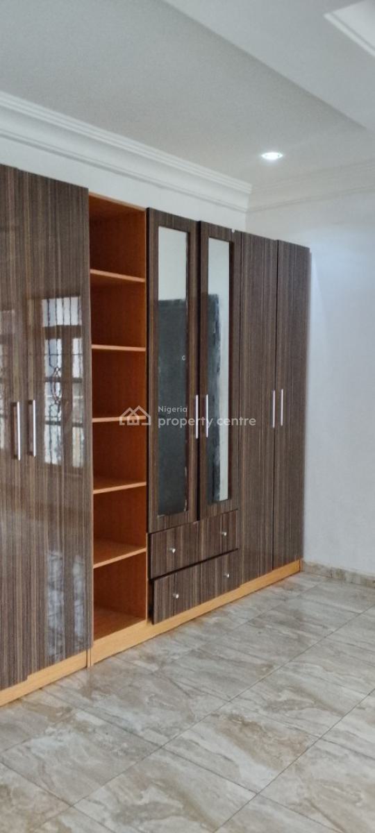 a Spacious Master Bedroom, Chevron Drive, Chevy View Estate, Chevron, Lekki, Lagos, Self Contain (single Rooms) for Rent