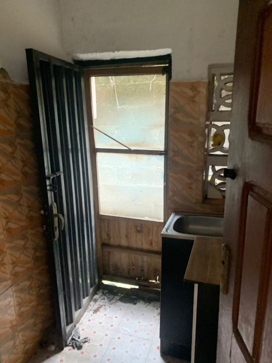 Renovated 2 Bedroom Apartment, Gra Phase 1, Magodo, Lagos, Flat / Apartment for Rent