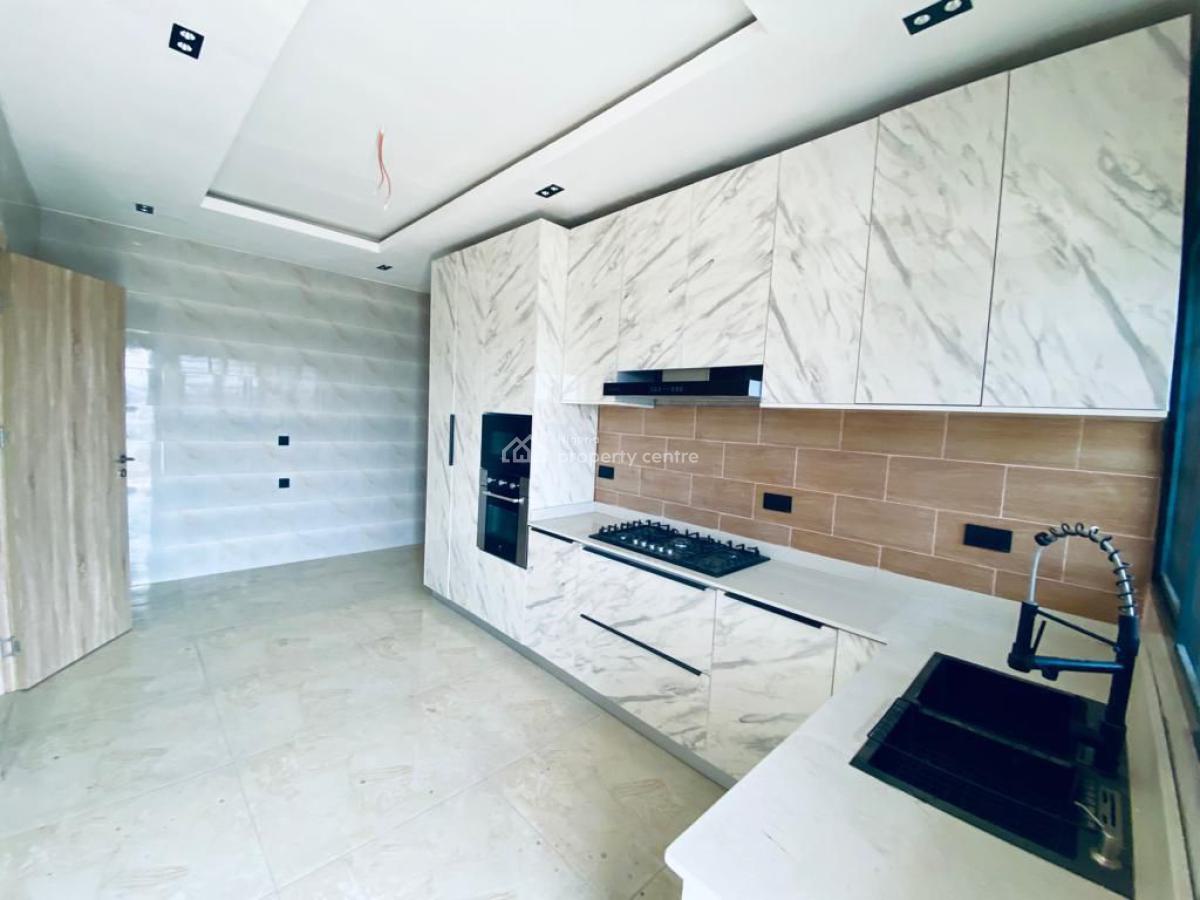 Fully Serviced 3 Bedroom Flat with a Room Bq., Off Qmb Road, Lekki Phase 1, Lekki, Lagos, Flat / Apartment for Sale