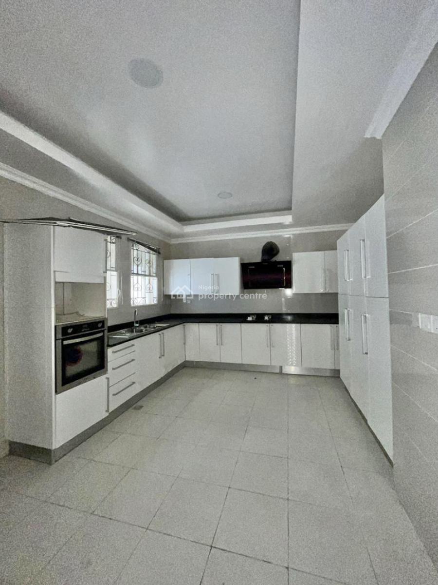 Well Built Fully Serviced 2 Bedroom Apartment, Lekki Phase 1, Lekki, Lagos, Flat / Apartment for Rent