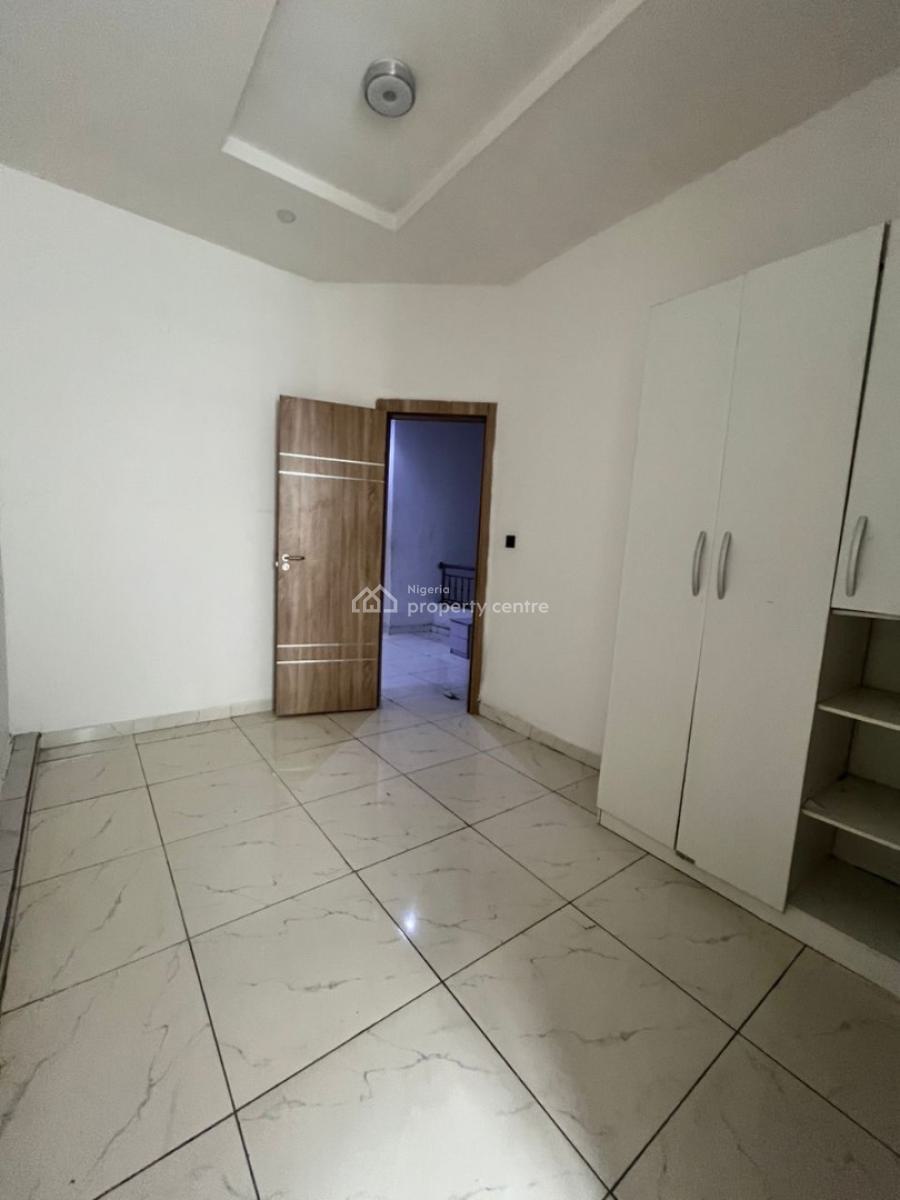 Standard Single Room in a Duplex Shared Apartment, Orchid Road, Lekki, Lagos, Self Contain (single Rooms) for Rent
