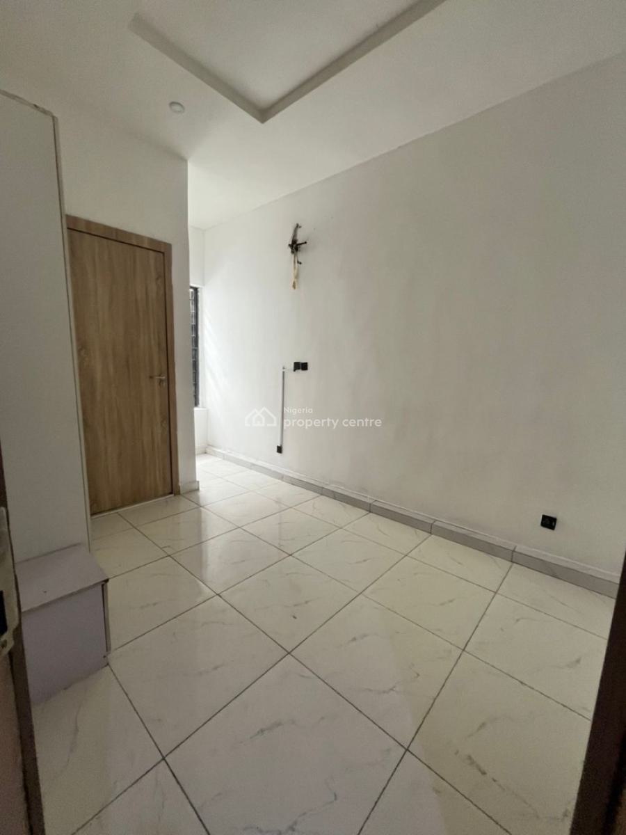 Standard Single Room in a Duplex Shared Apartment, Orchid Road, Lekki, Lagos, Self Contain (single Rooms) for Rent