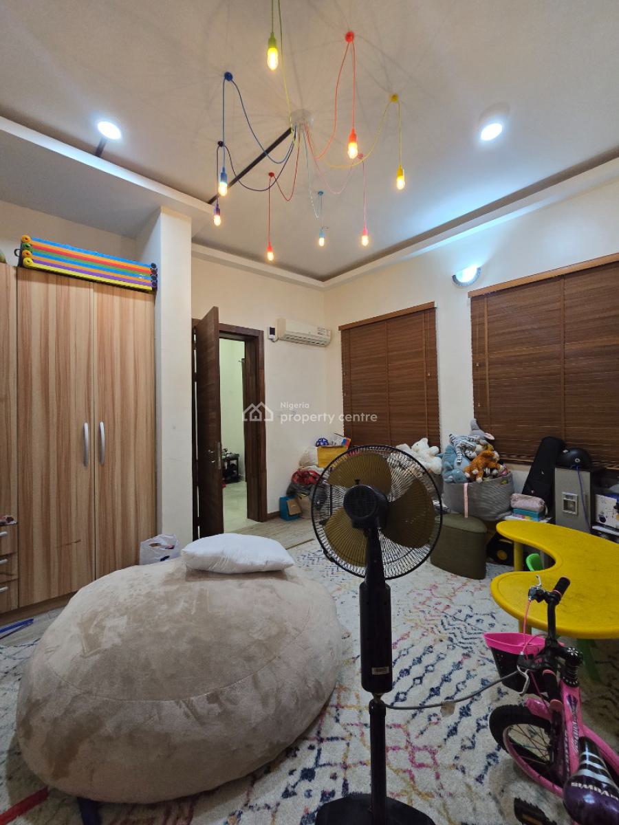 Six(6) Bedroom House with an Attic, Lekki, Lagos, Detached Duplex for Sale
