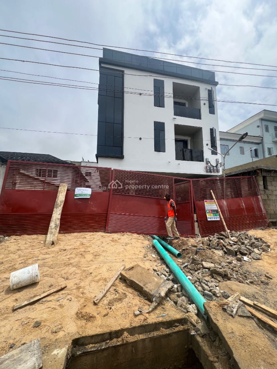 Lekki Phase 1luxury Block of 3 Units of 2 Bedrooms and 1 Unit of 3 Bed, Lekki Phase 1, Lekki, Lagos, Flat / Apartment for Sale