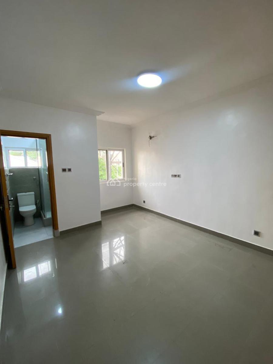 Well Spacious 4 Bedrooms Terrace with a Room Bq, Off Rock Drive, Lekki Phase 1, Lekki, Lagos, House for Rent