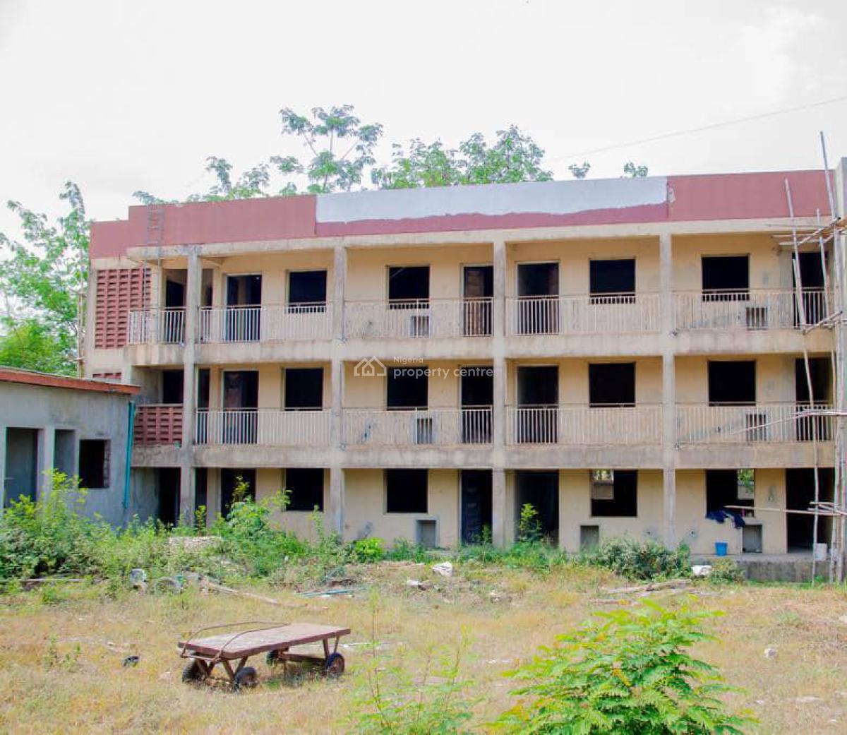 Investment Deal in a Prime Location, Before Nihort Gate, Jericho, Ibadan, Oyo, Block of Flats for Sale
