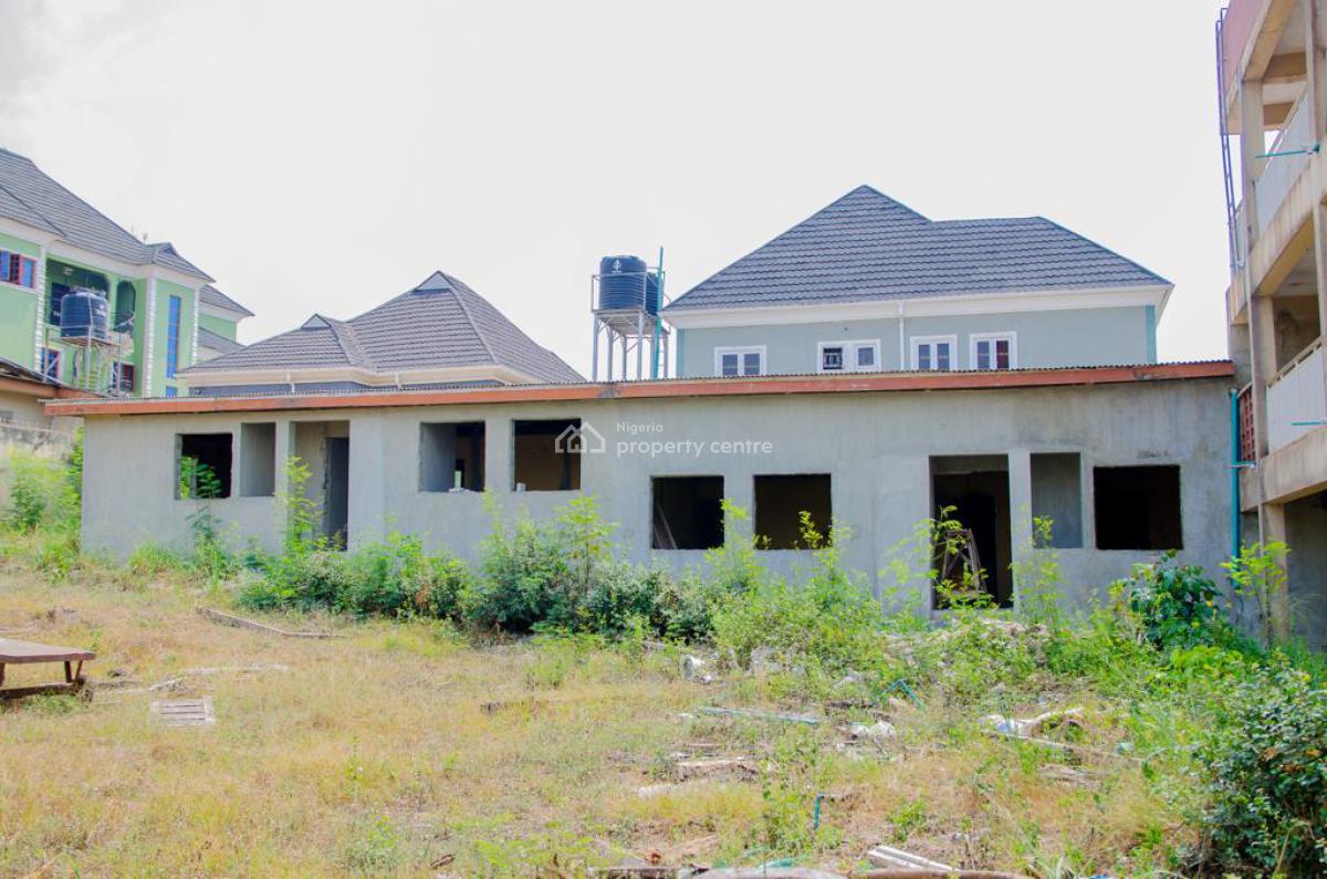 Investment Deal in a Prime Location, Before Nihort Gate, Jericho, Ibadan, Oyo, Block of Flats for Sale