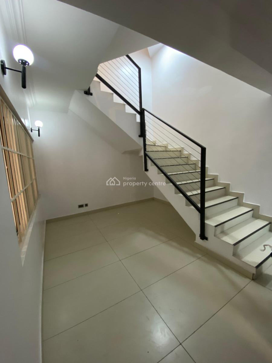 Well Finished Serviced 4 Bedroom Townhouse with a Room Bq, Lekki Phase 1, Lekki, Lagos, Terraced Duplex for Rent