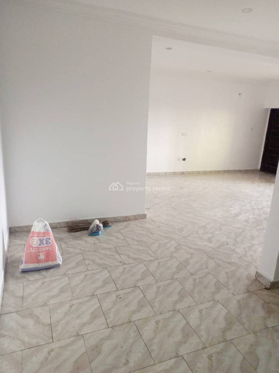 Spacious 2 Bedrooms Serviced Flat Apartment, Paradise 3 Estate Chevron Drive Opposite Ebano Supermarket, Lekki, Lagos, Flat / Apartment for Rent