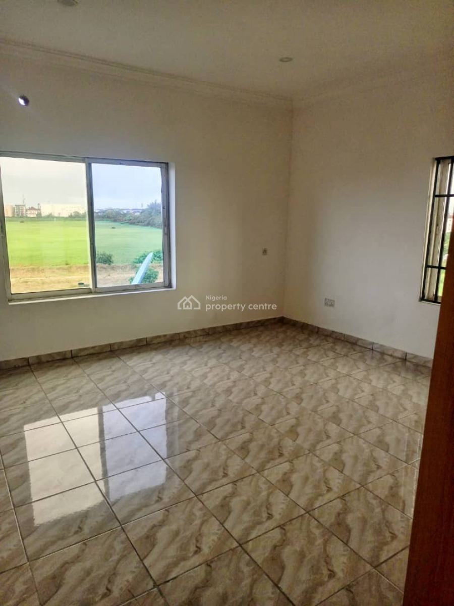 Spacious 2 Bedrooms Serviced Flat Apartment, Paradise 3 Estate Chevron Drive Opposite Ebano Supermarket, Lekki, Lagos, Flat / Apartment for Rent