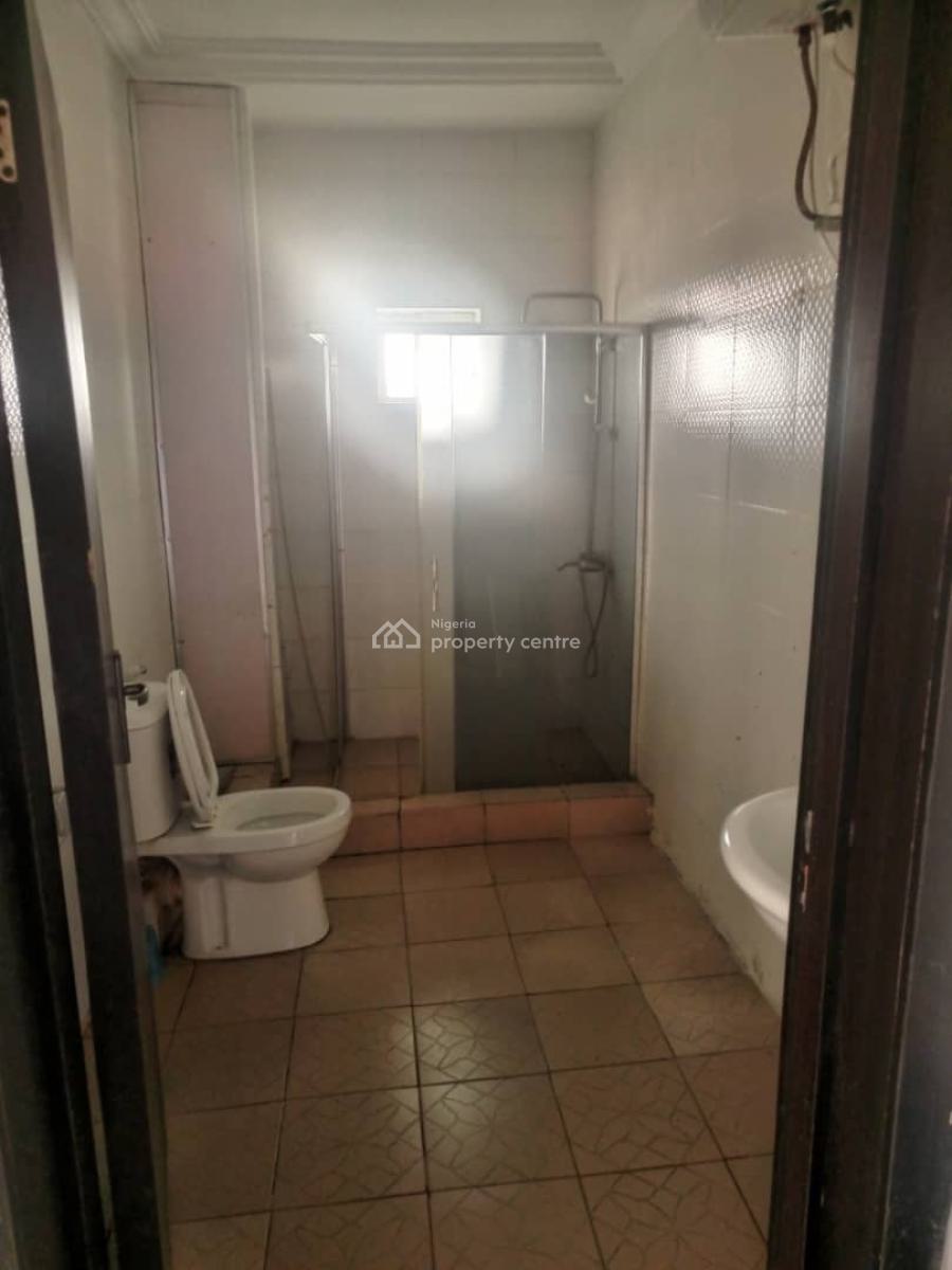 Spacious 2 Bedrooms Serviced Flat Apartment, Paradise 3 Estate Chevron Drive Opposite Ebano Supermarket, Lekki, Lagos, Flat / Apartment for Rent
