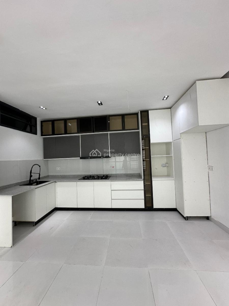 Cozy 2 Bedroom Apartment with Swimming Pool & Gym, Ologolo, Lekki, Lagos, Flat / Apartment for Sale